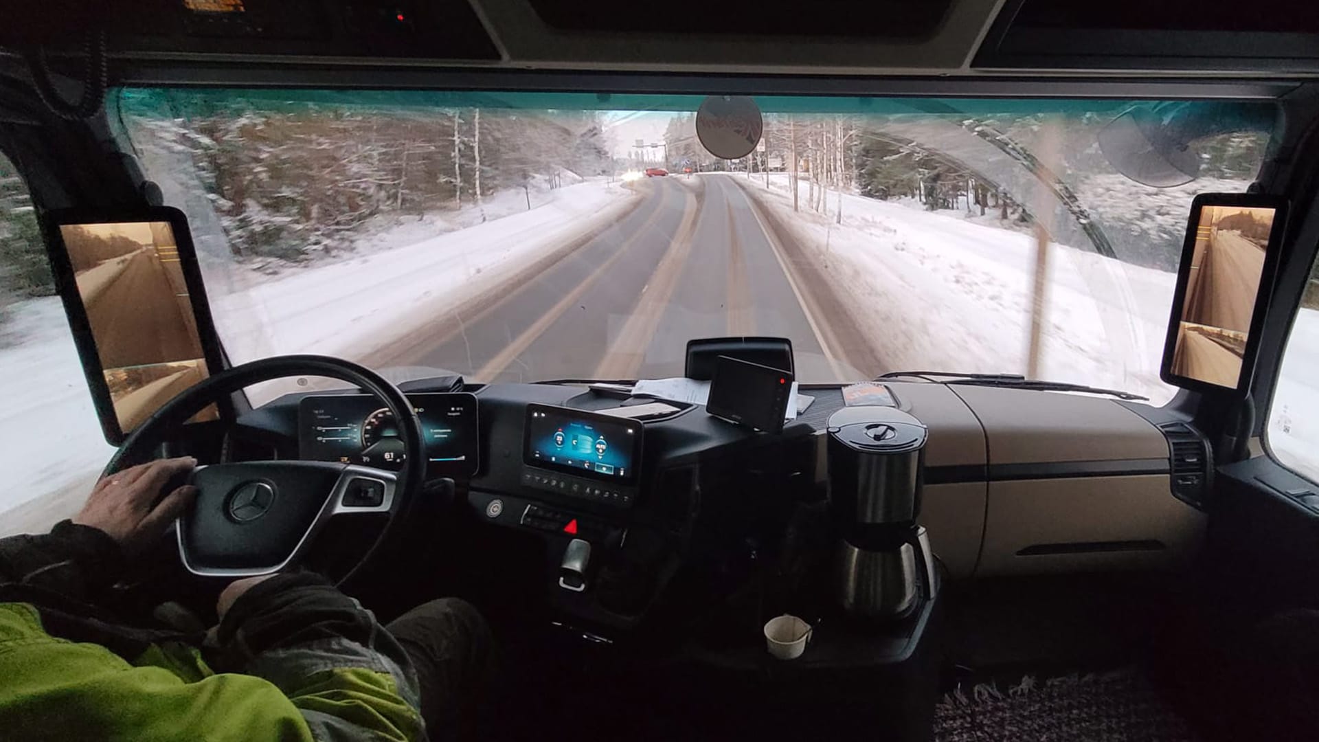 Kuljetus J. Heinosen GigaSpace-ohjaamo