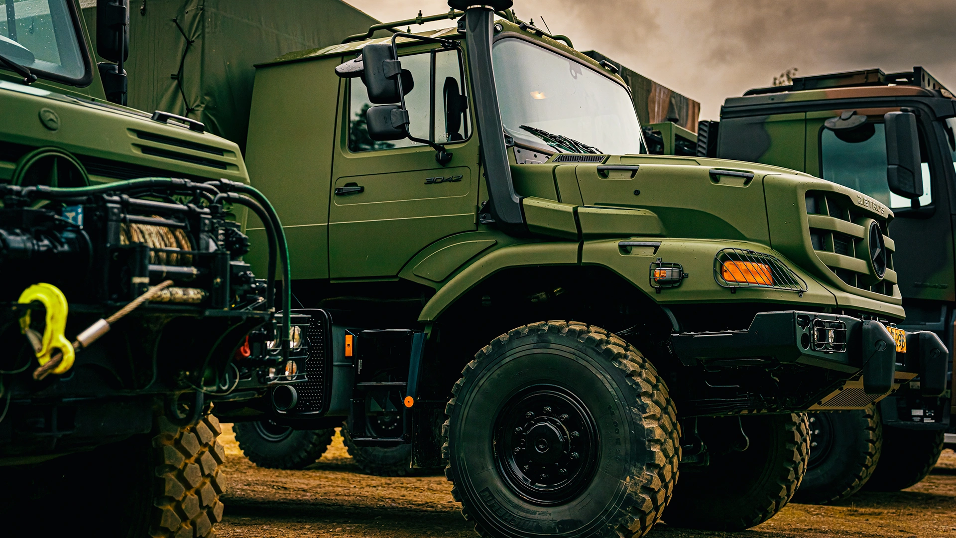 Mercedes-Benz Zetros kuvattuna sivusta päin