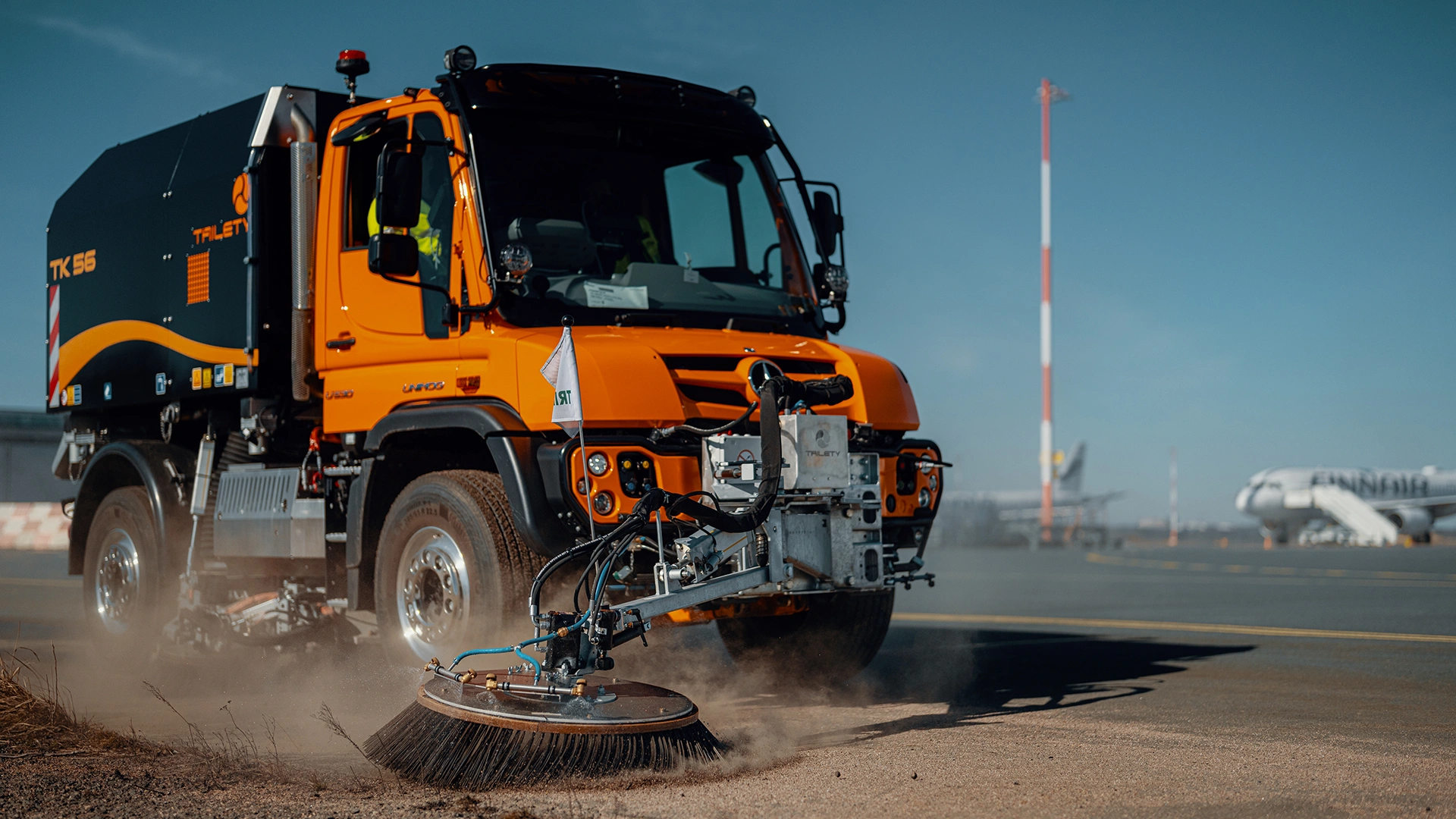 Mercedes-Benz Unimog lakaisukone