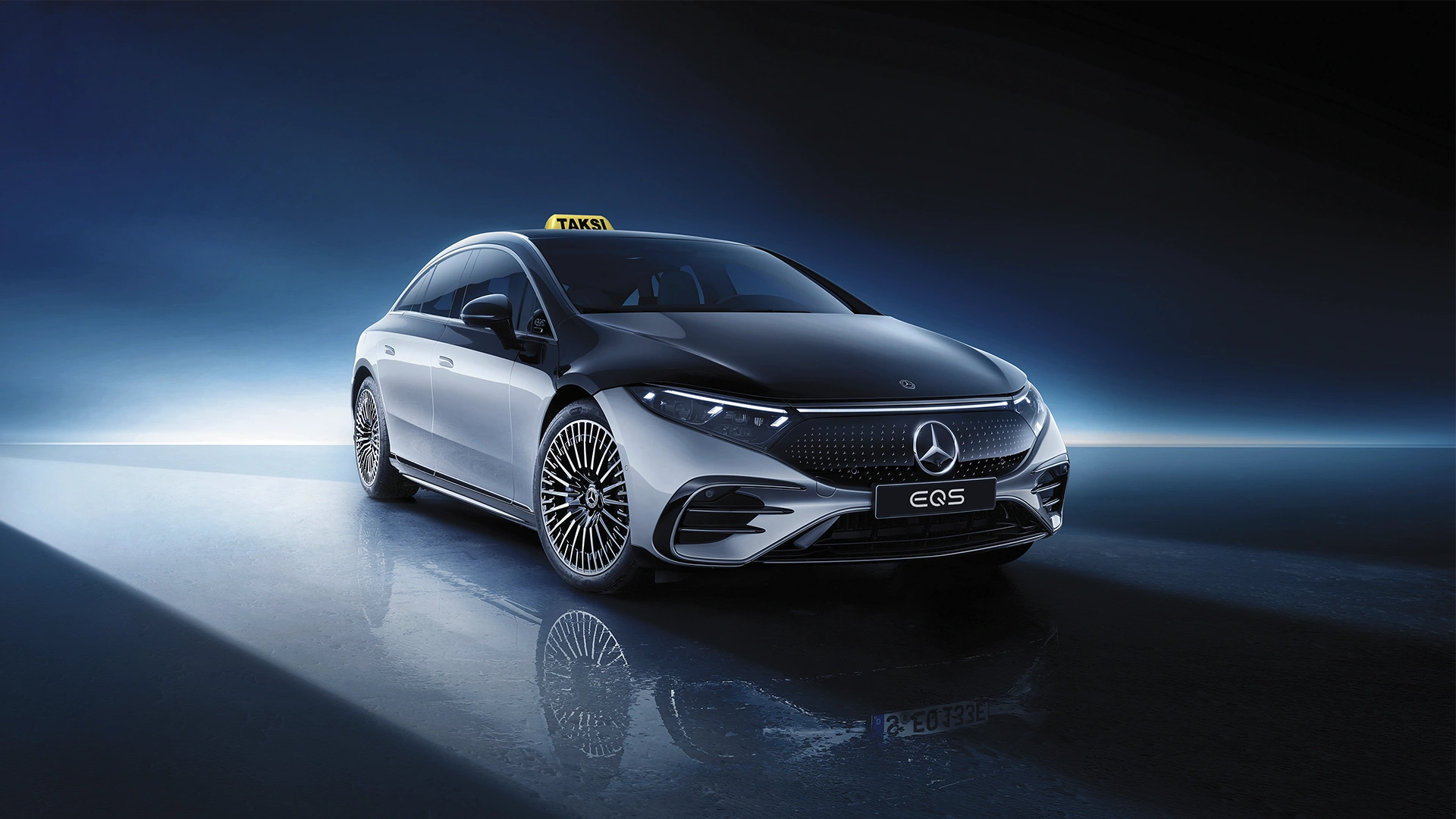 EQS taksi etuviistosta