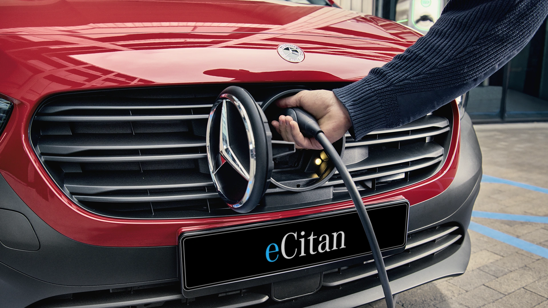 Sähköinen eCitan latauksessa