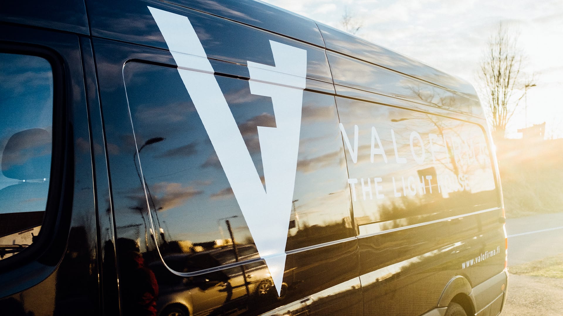 Valofirman Sprinter-pakettiauto